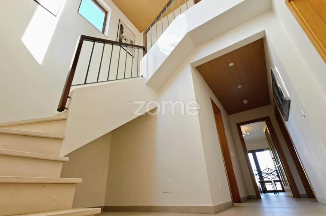 Moradia T3 para Arrendamento em Mexilhoeira Grande Foto 17