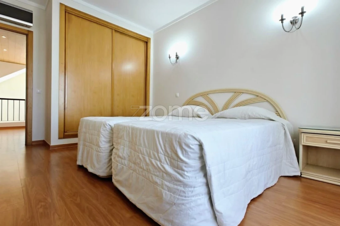 Moradia T3 para Arrendamento em Mexilhoeira Grande Foto 21