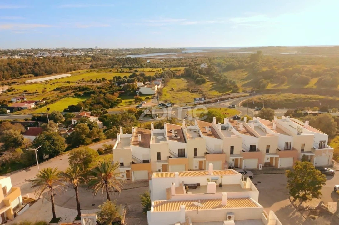 Moradia T3 para Arrendamento em Mexilhoeira Grande Foto 31