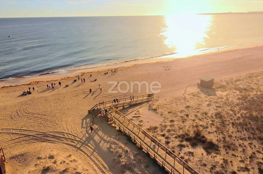 Moradia T3 para Arrendamento em Mexilhoeira Grande Foto 37