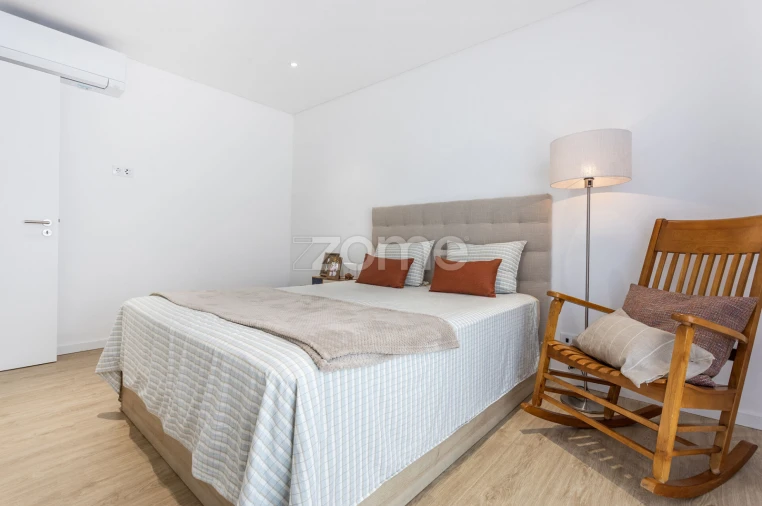 Moradia T3 para Venda em Porto Salvo Foto 27