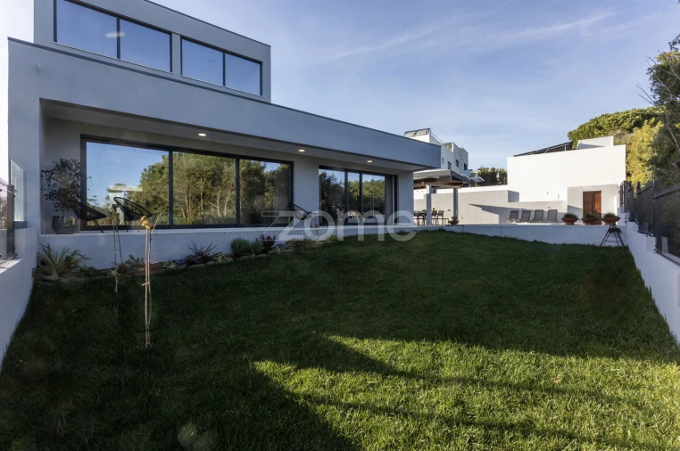 Moradia T3 para Venda em Porto Salvo Foto 48