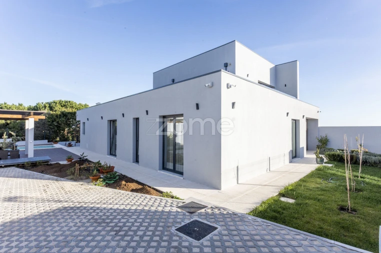 Moradia T3 para Venda em Porto Salvo Foto 49