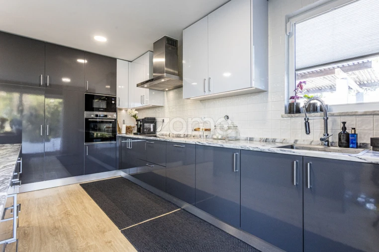 Moradia T3 para Venda em Porto Salvo Foto 18