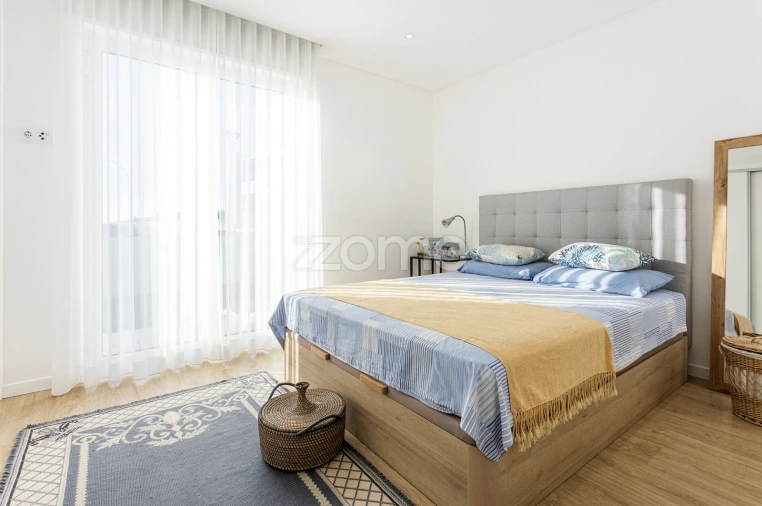 Moradia T3 para Venda em Porto Salvo Foto 24