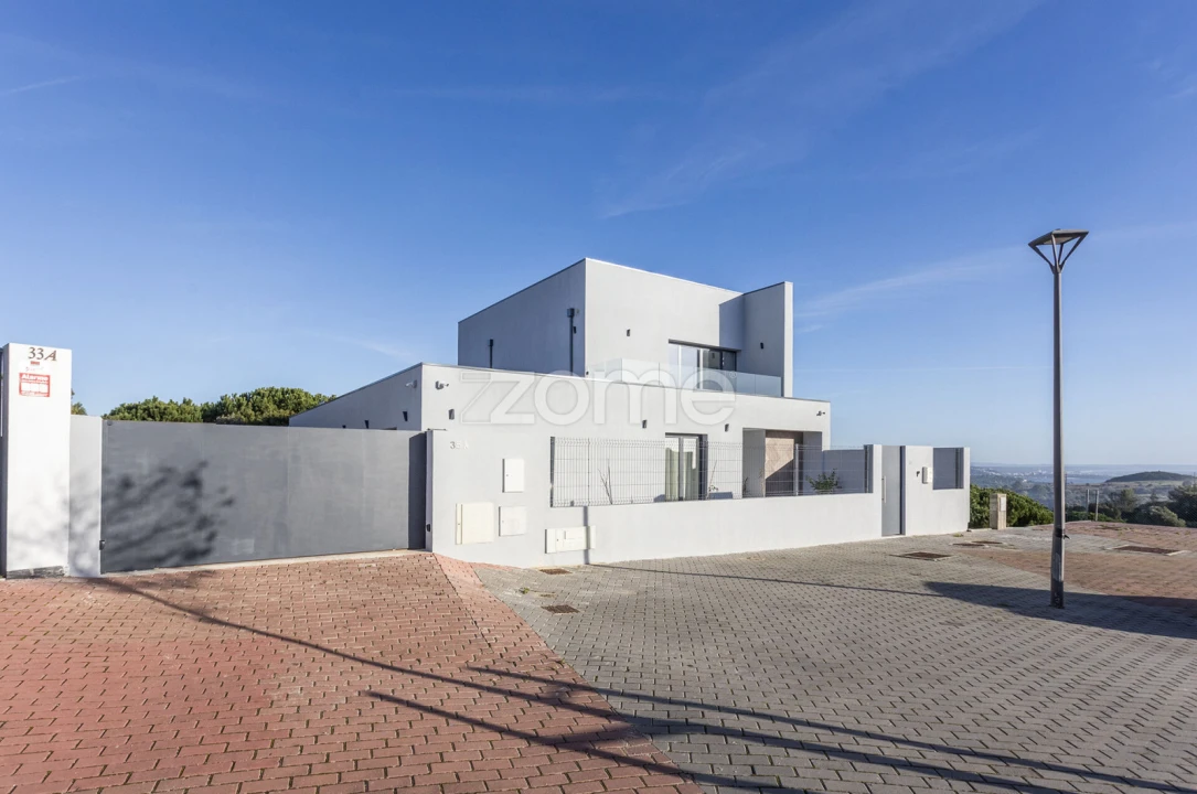 Moradia T3 para Venda em Porto Salvo Foto 2