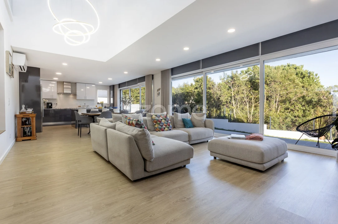 Moradia T3 para Venda em Porto Salvo Foto 7