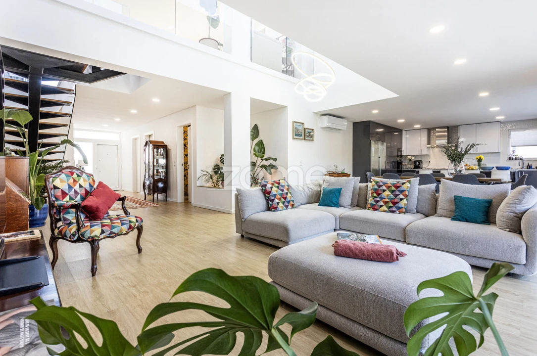 Moradia T3 para Venda em Porto Salvo Foto 8