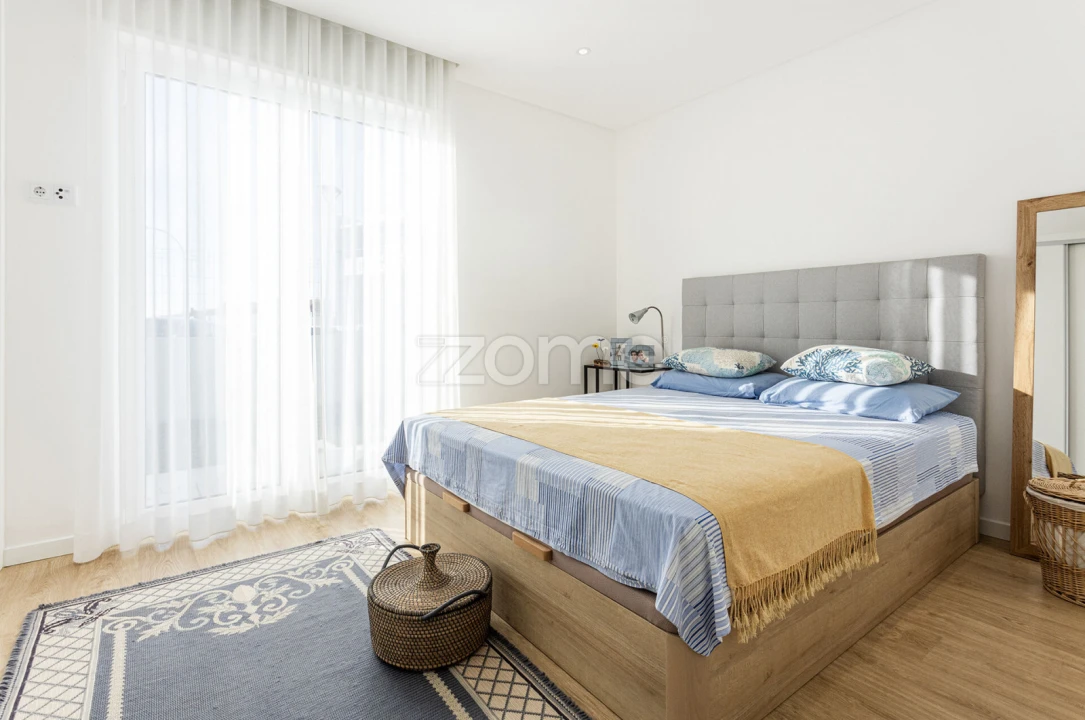 Moradia T3 para Venda em Porto Salvo Foto 24