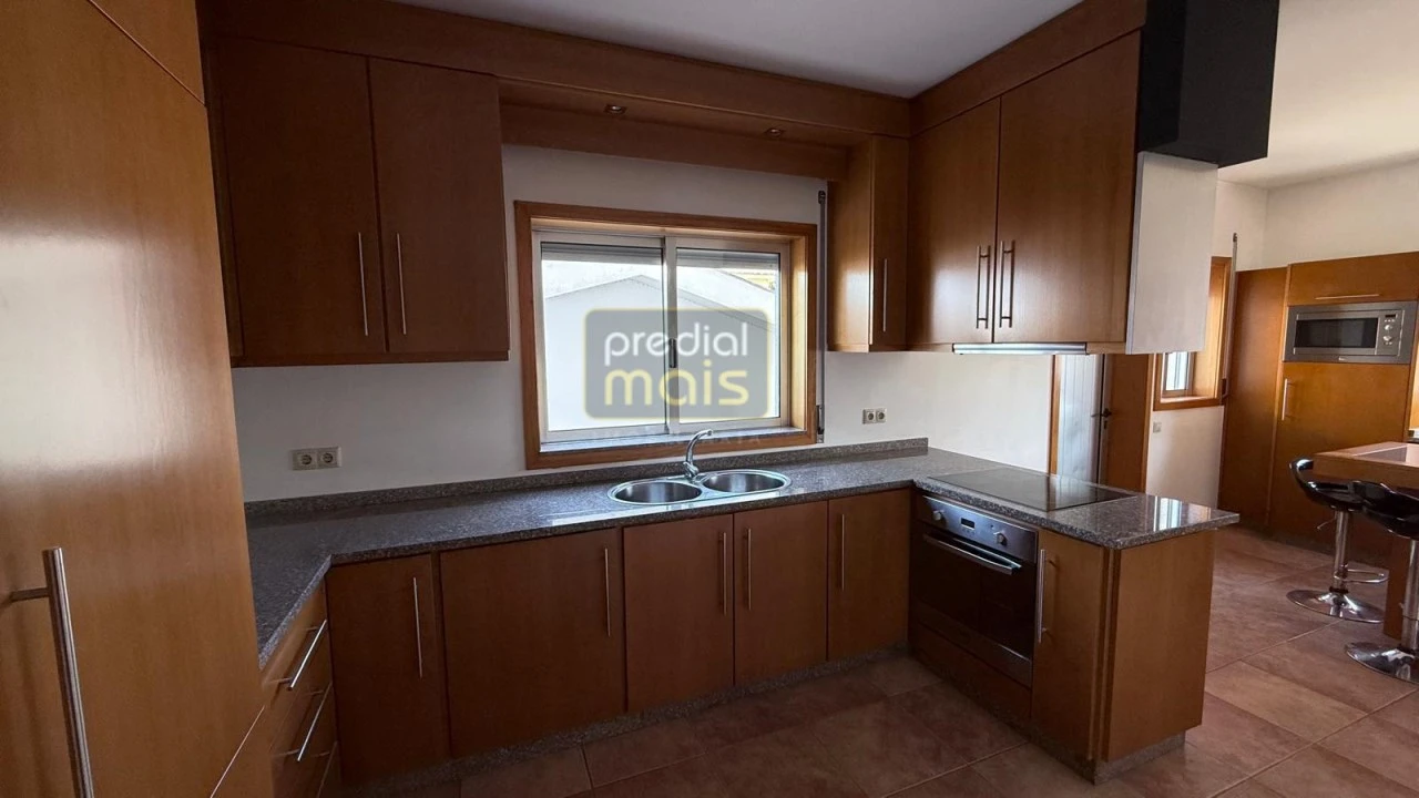 Moradia T3 para Venda em Avidos e Lagoa Foto 3