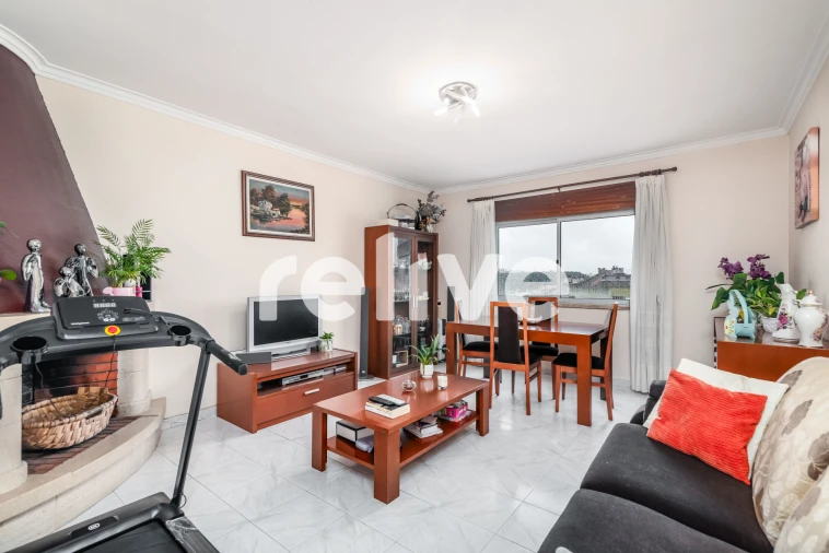 Apartamento T2 para Venda em Queluz e Belas Foto 2