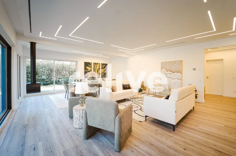 Moradia T4 para Venda em Charneca de Caparica e Sobreda Foto 9