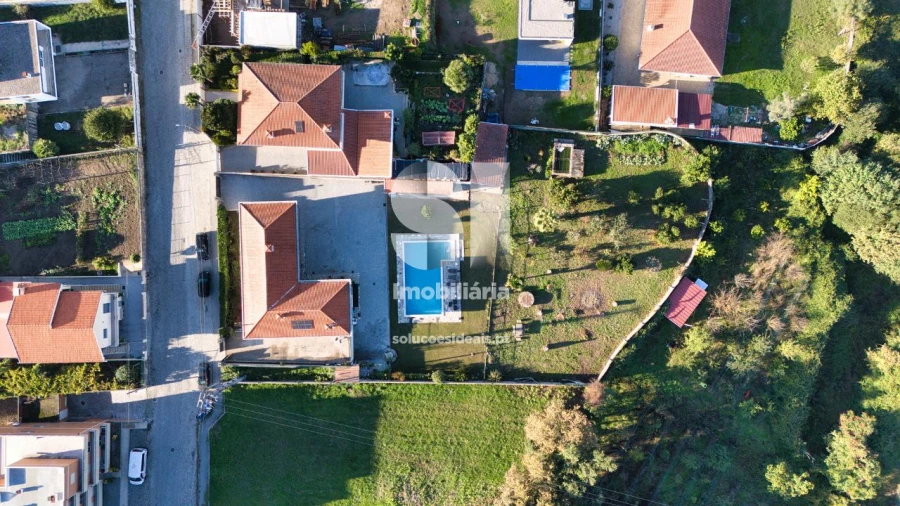 Moradia T3 para Venda em Fonte Arcada Foto 3