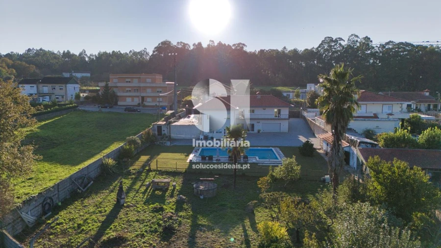 Moradia T3 para Venda em Fonte Arcada Foto 7