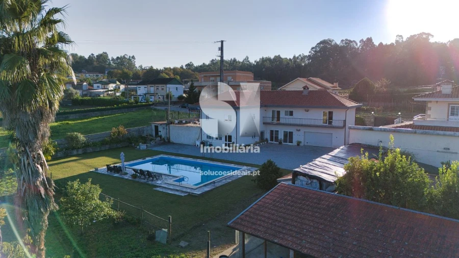 Moradia T3 para Venda em Fonte Arcada Foto 8