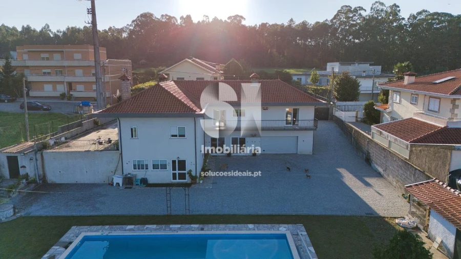 Moradia T3 para Venda em Fonte Arcada Foto 11