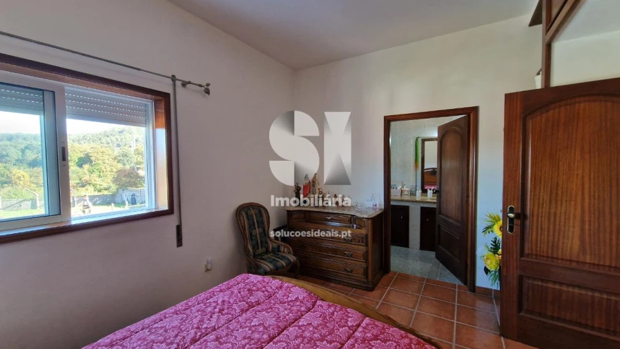 Moradia T3 para Venda em Fonte Arcada Foto 15