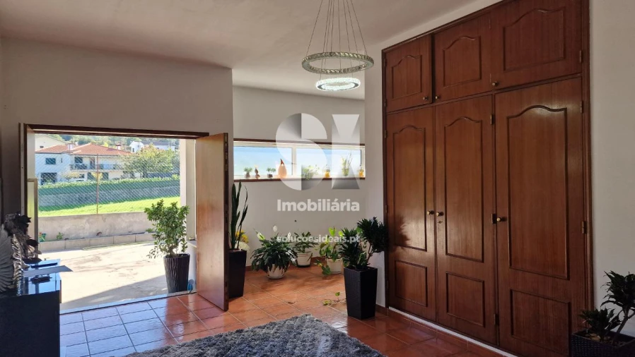 Moradia T3 para Venda em Fonte Arcada Foto 13