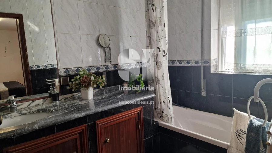 Moradia T3 para Venda em Fonte Arcada Foto 21