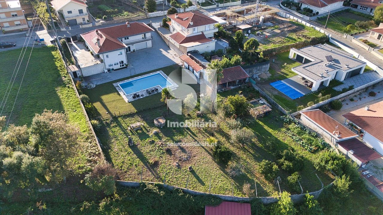 Moradia T3 para Venda em Fonte Arcada Foto 2