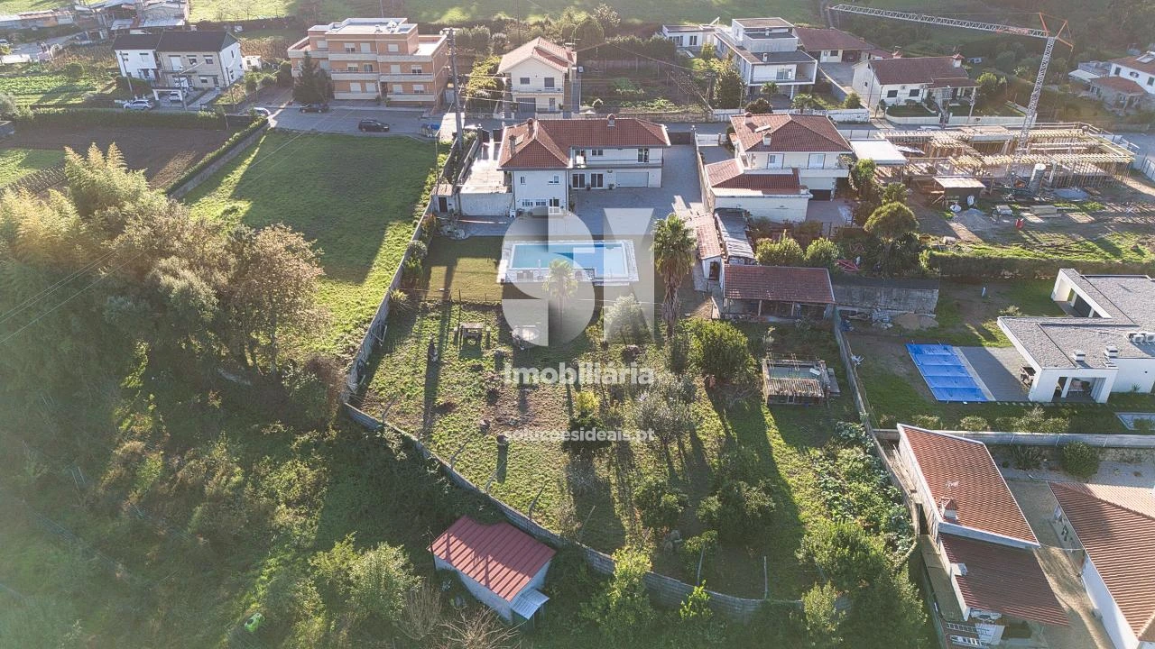 Moradia T3 para Venda em Fonte Arcada Foto 1