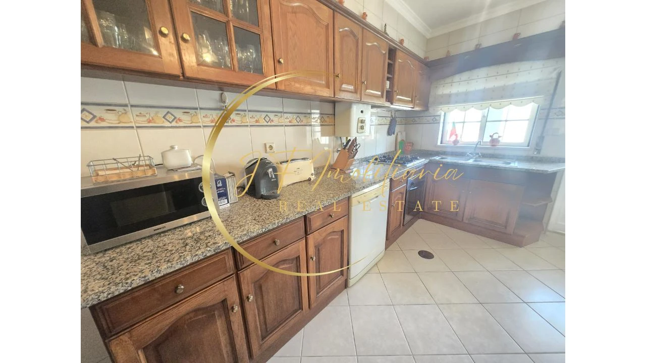 Moradia T4 para Venda em Gafanha da Encarnação Foto 12