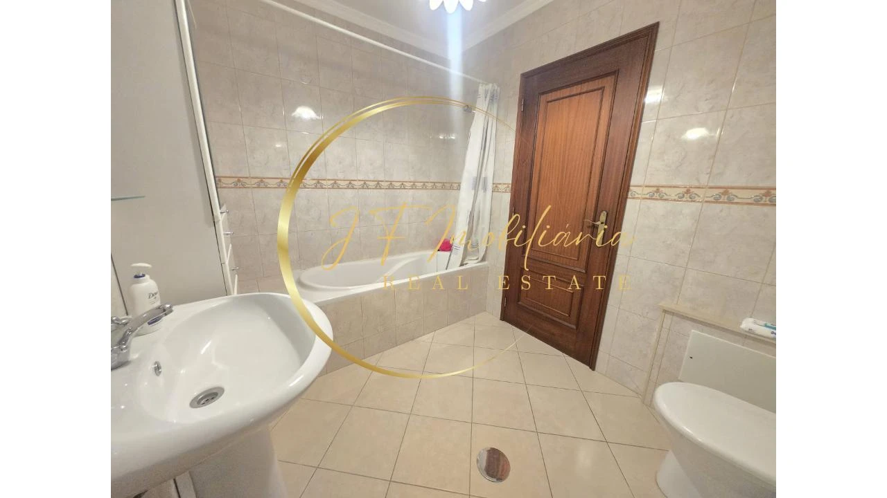 Moradia T4 para Venda em Gafanha da Encarnação Foto 20