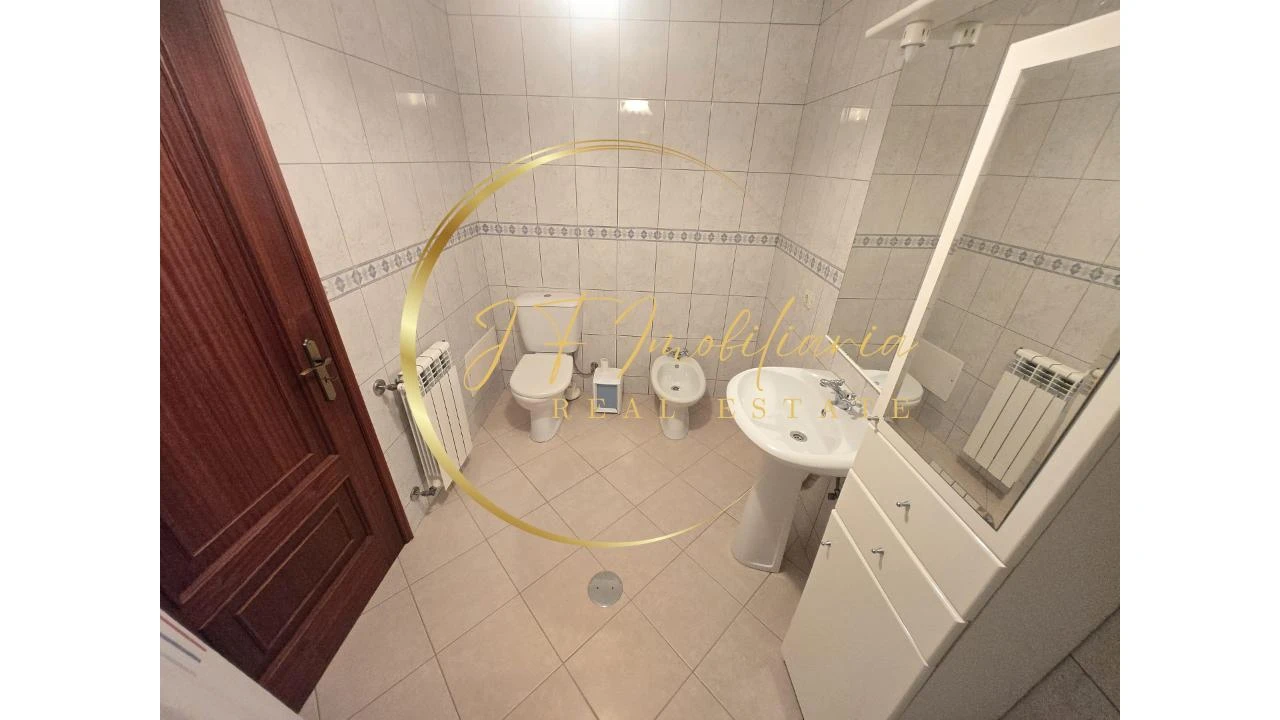 Moradia T4 para Venda em Gafanha da Encarnação Foto 27