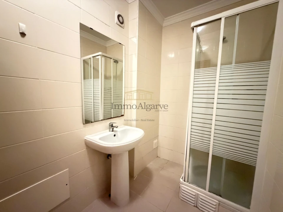 Apartamento T2 para Venda em Guia Foto 14