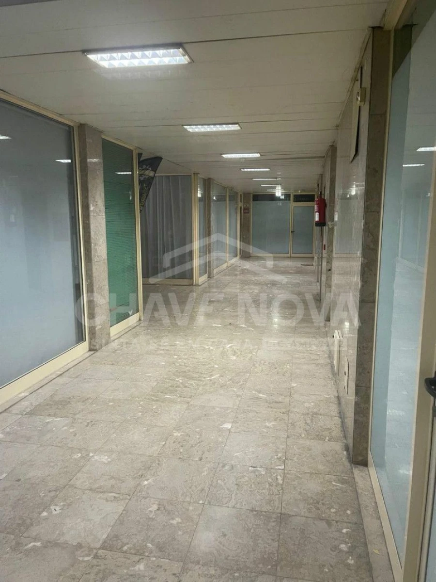 Loja para Arrendamento em Fânzeres e São Pedro da Cova Foto 6