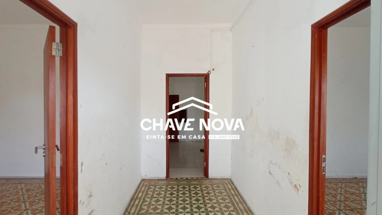 Moradia T3 para Venda em Salir Foto 3