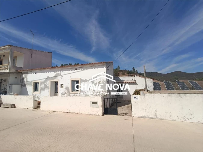 Moradia T3 para Venda em Salir Foto 2