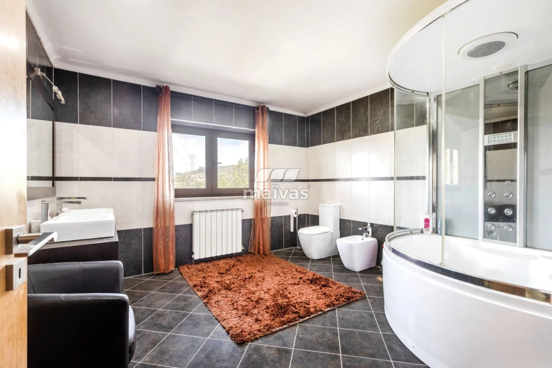 Moradia T4 para Venda em Aboim da Nóbrega e Gondomar Foto 14