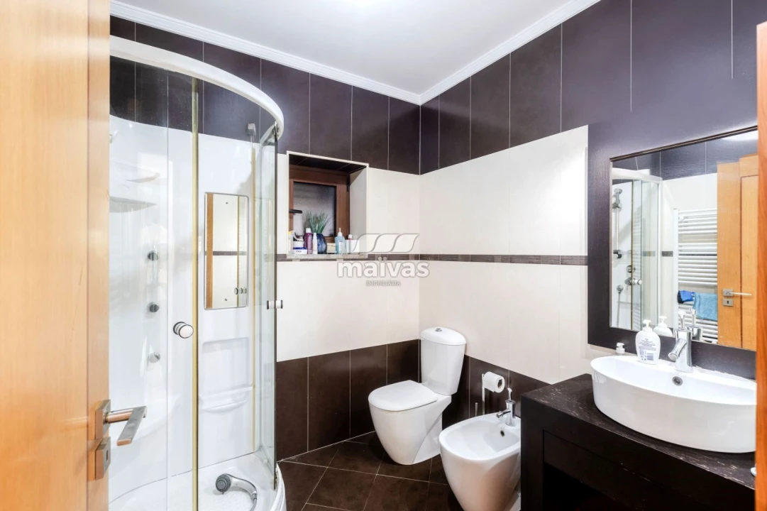 Moradia T4 para Venda em Aboim da Nóbrega e Gondomar Foto 16