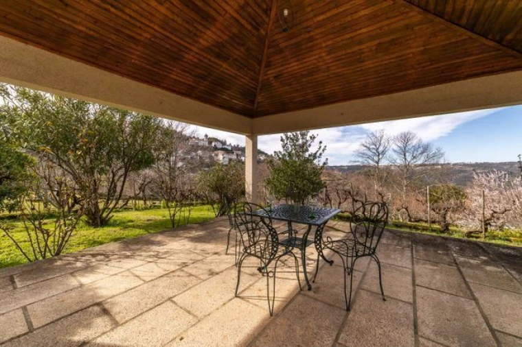 Moradia T4 para Venda em Aldeia das Dez Foto 10