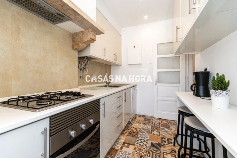 Apartamento T3 para Arrendamento em Campolide Foto 15