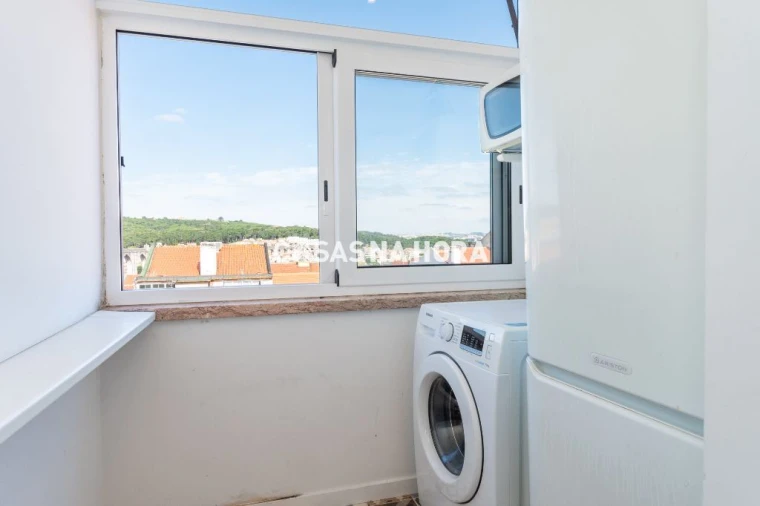 Apartamento T3 para Arrendamento em Campolide Foto 16