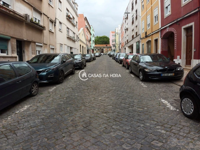 Apartamento T3 para Arrendamento em Campolide Foto 19