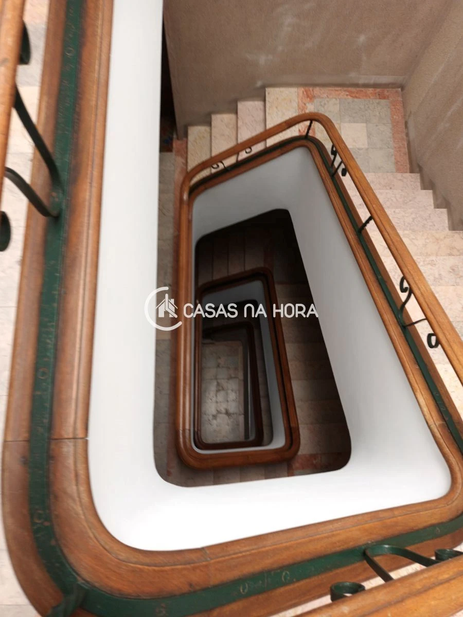 Apartamento T3 para Arrendamento em Campolide Foto 22