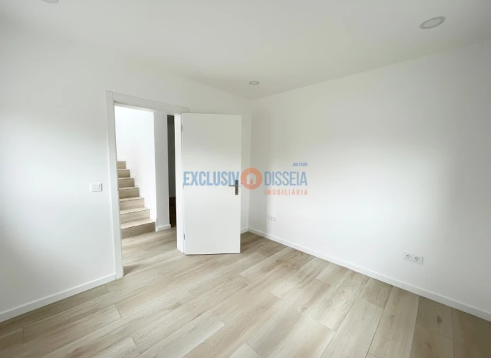 Moradia T3 para Venda em Aguada de Cima Foto 8