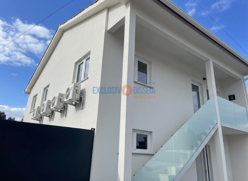 Moradia T3 para Venda em Aguada de Cima Foto 23