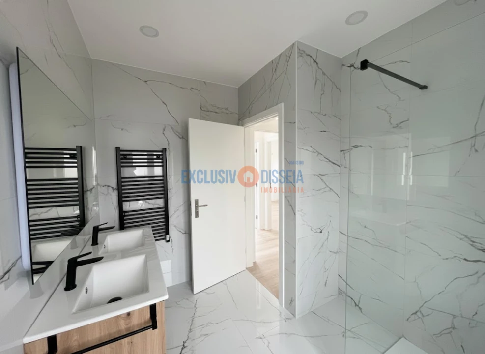 Moradia T3 para Venda em Aguada de Cima Foto 13