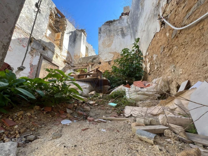 Moradia para Venda em Olho Marinho Foto 3