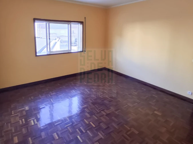 Apartamento T2 para Venda em Rio Tinto Foto 9