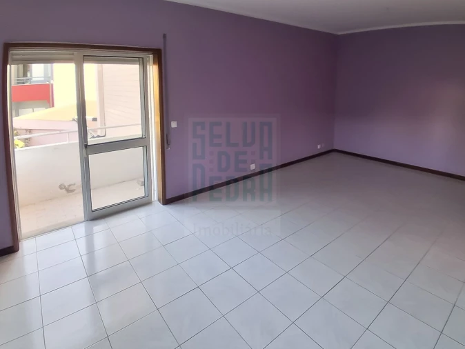 Apartamento T2 para Venda em Rio Tinto Foto 2