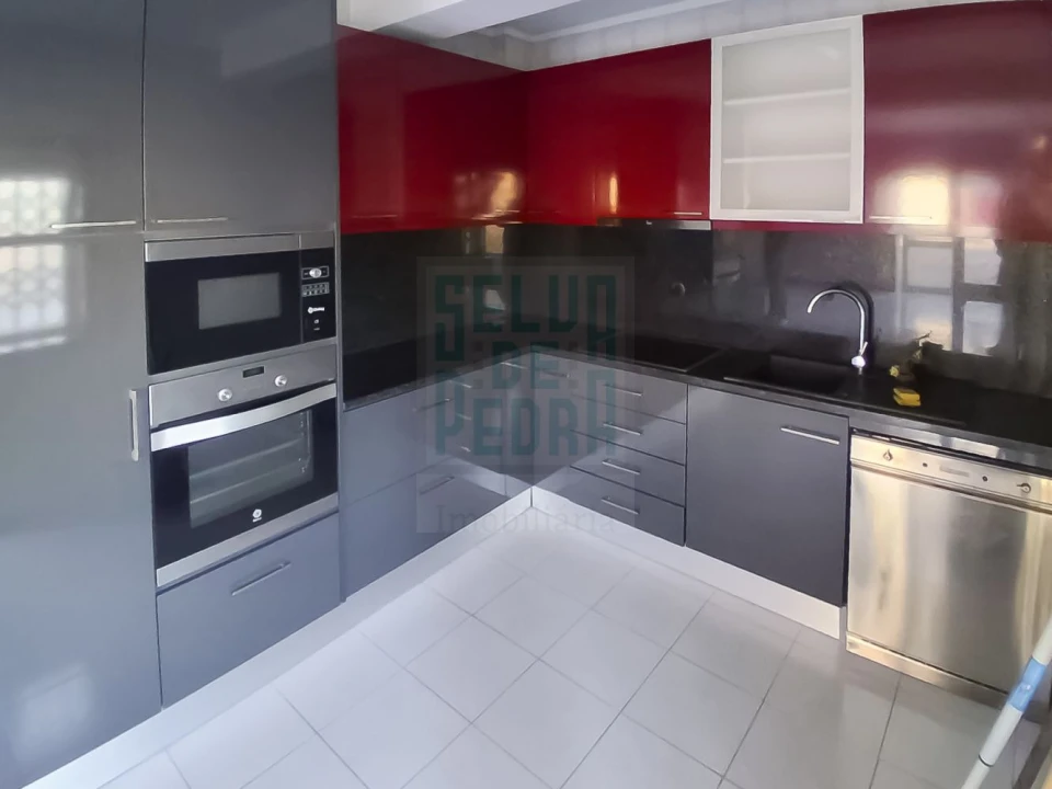 Apartamento T2 para Venda em Rio Tinto Foto 3