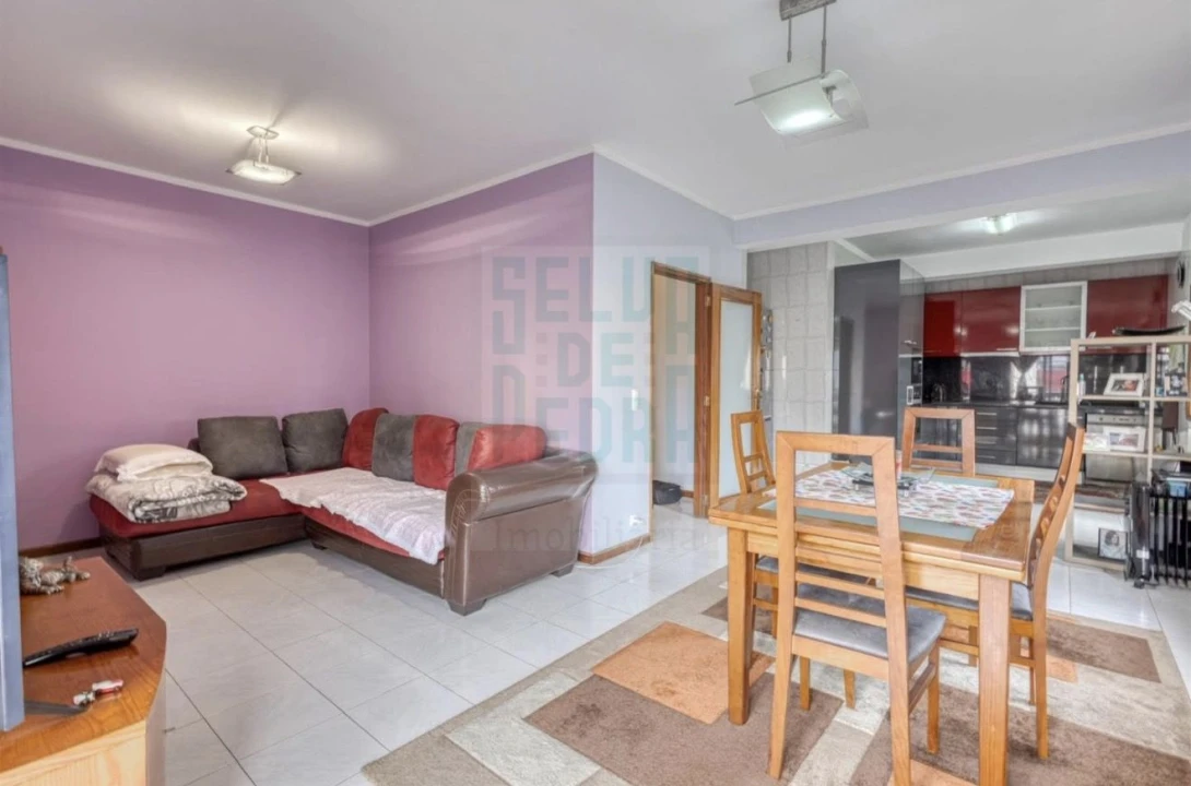 Apartamento T2 para Venda em Rio Tinto Foto 3