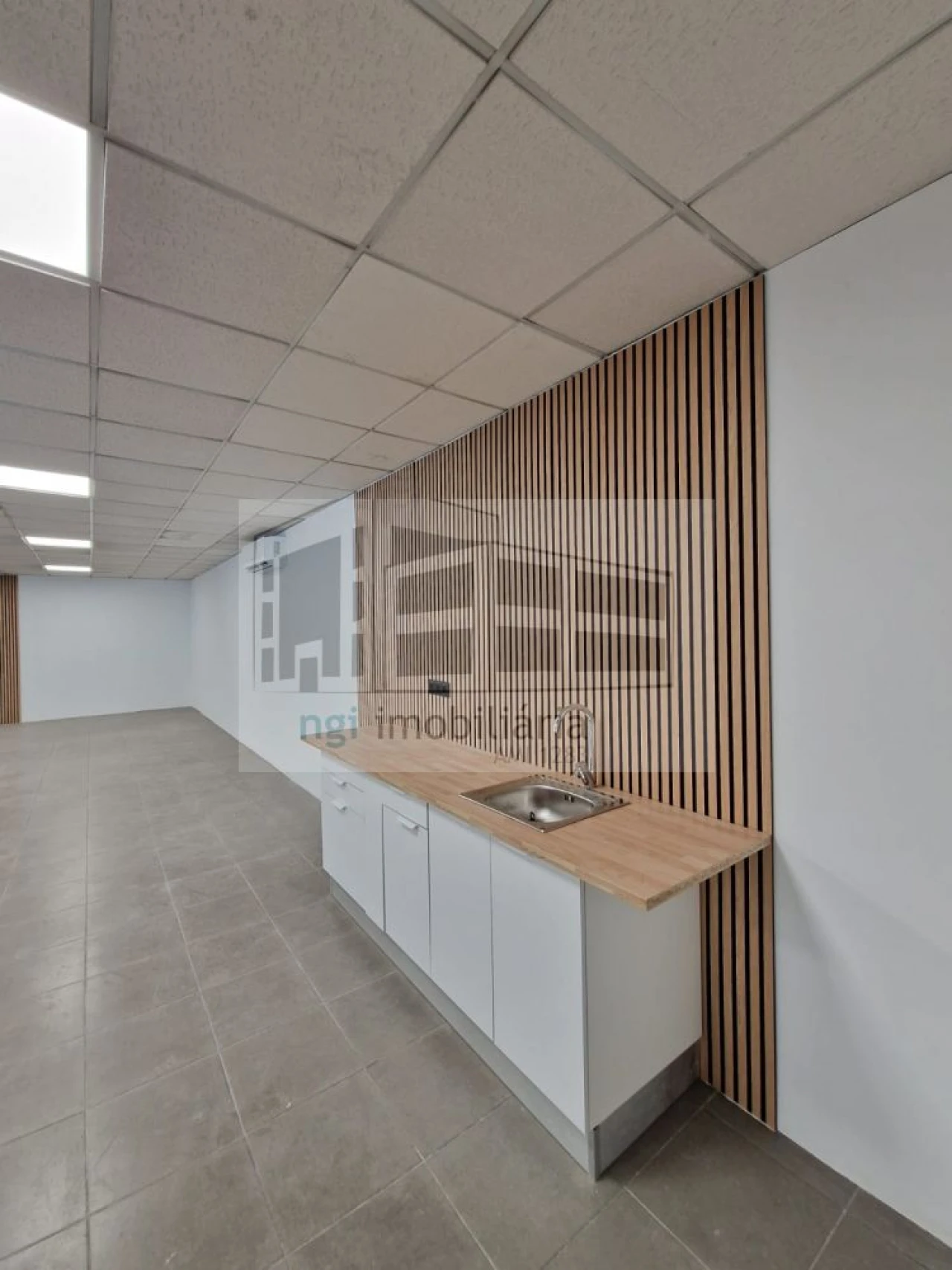 Loja para Arrendamento em Santa Iria de Azoia, São João da Talha e Bobadela Foto 8