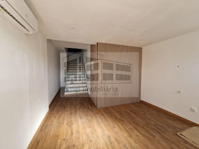 Loja para Arrendamento em Santa Iria de Azoia, São João da Talha e Bobadela Foto 17