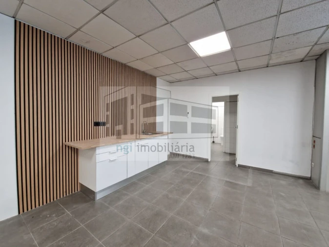 Loja para Arrendamento em Santa Iria de Azoia, São João da Talha e Bobadela Foto 7